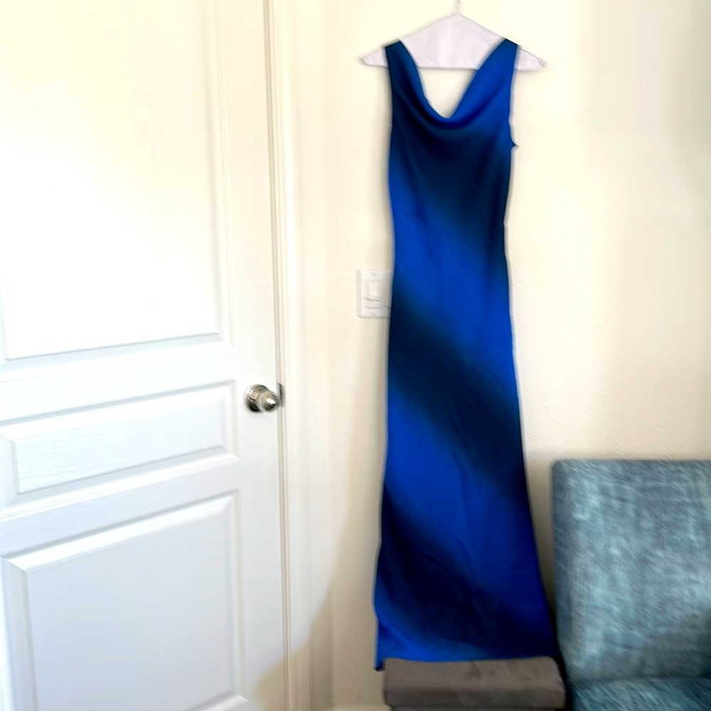 Vintage Liz Minnelli long evening dress, comfortable and flattering print.